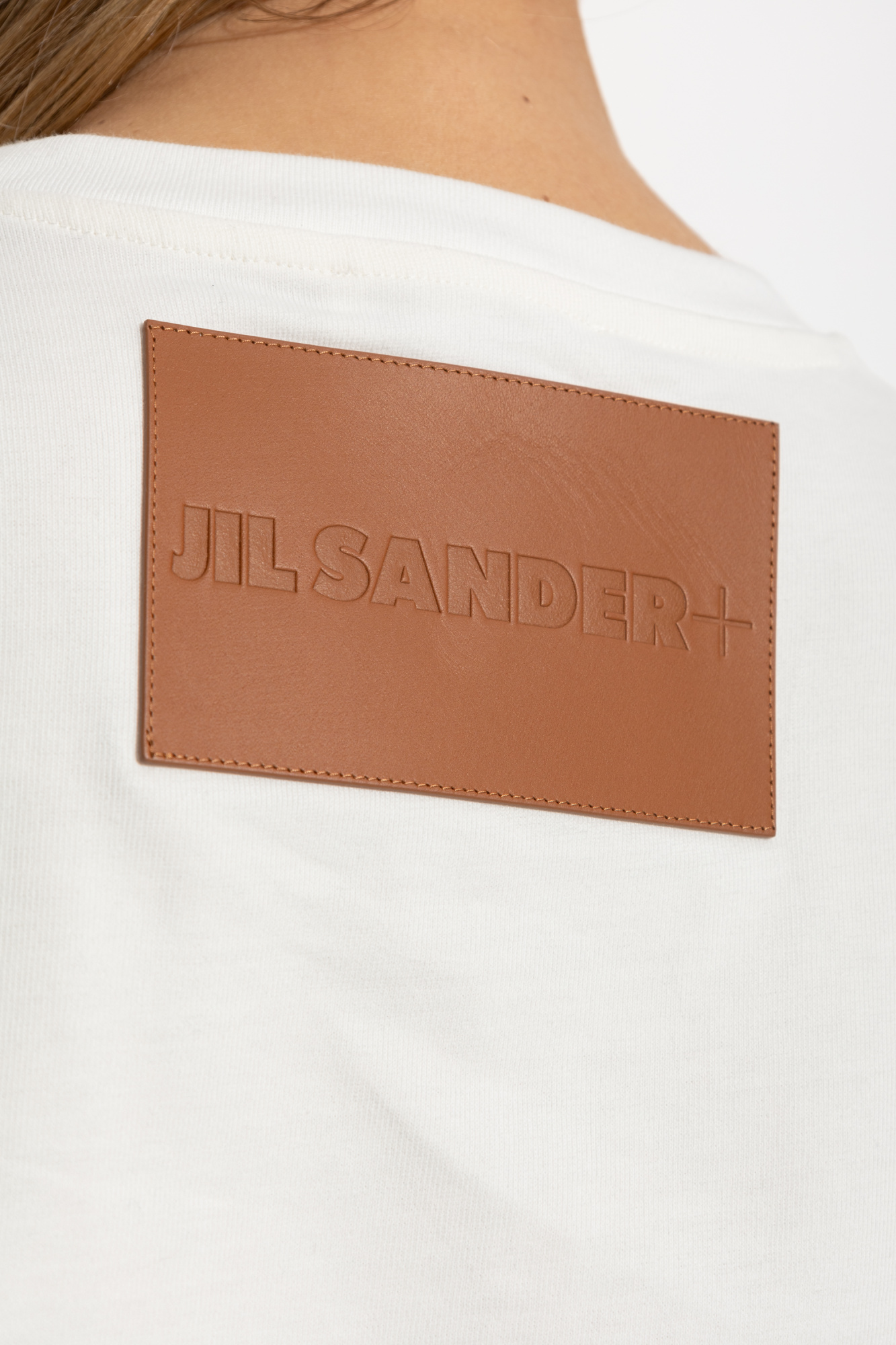 Tシャツ・カットソー Jil Sander SS25 Logo patch t-shirt (J47GC0153J20103 102) ロゴTシャツ メンズ | Jil Sander 公式オンラインストア